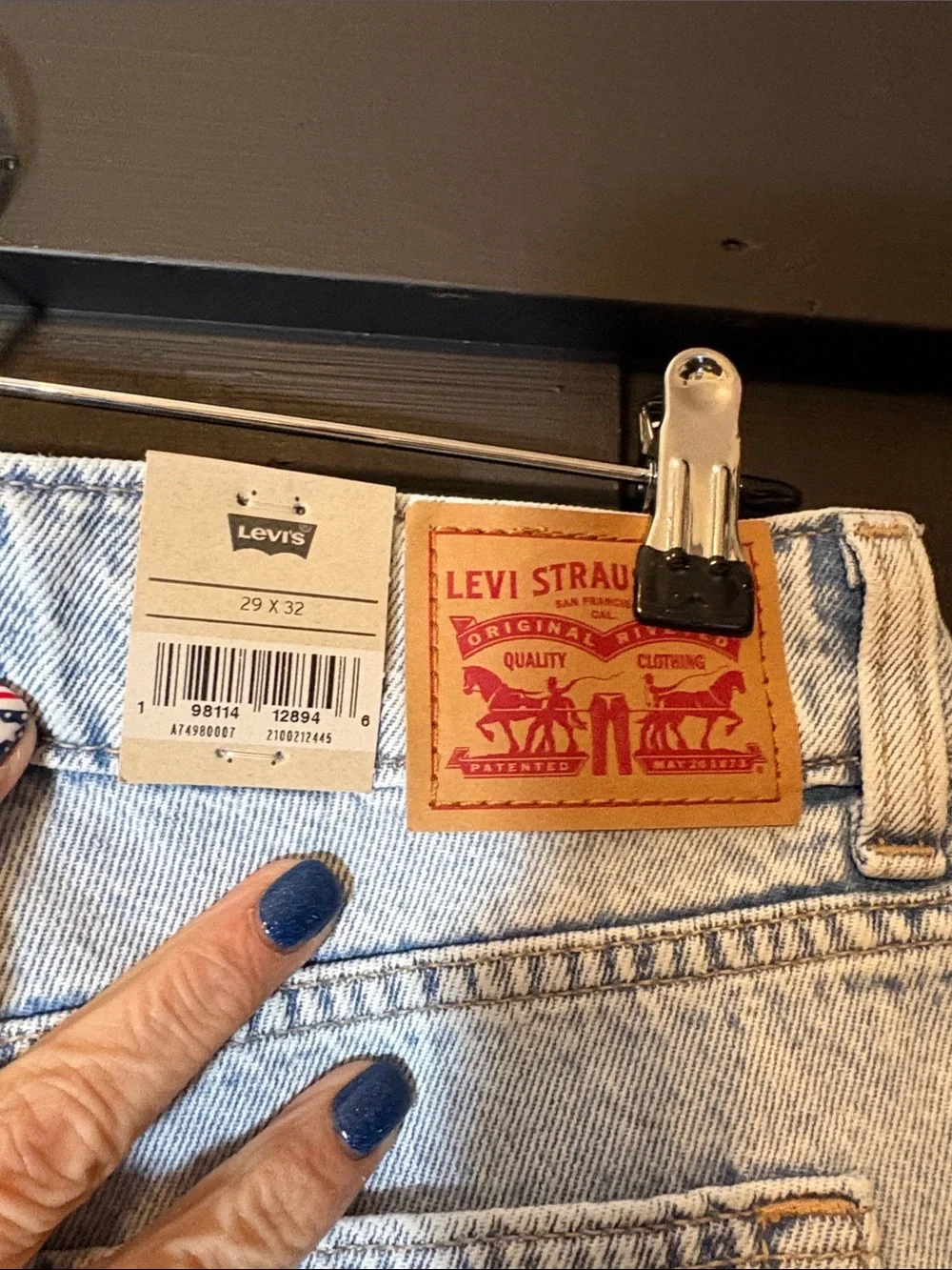 Levis straight leg